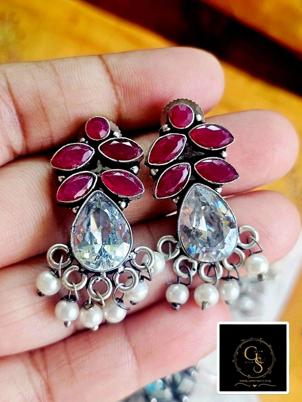 GlimSilk Crimson Teardrop Bloom - Viking, Free