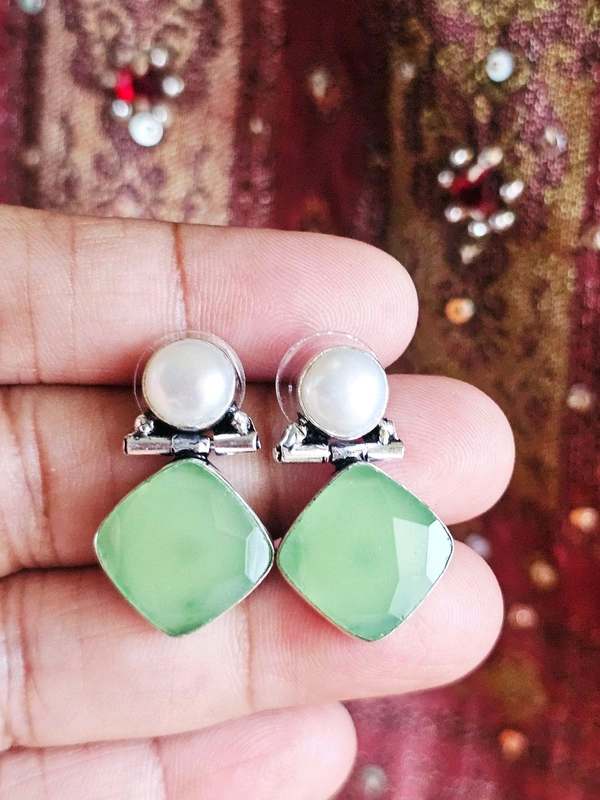 GlimSilk Aarvika Studs - Snowy Mint, Free