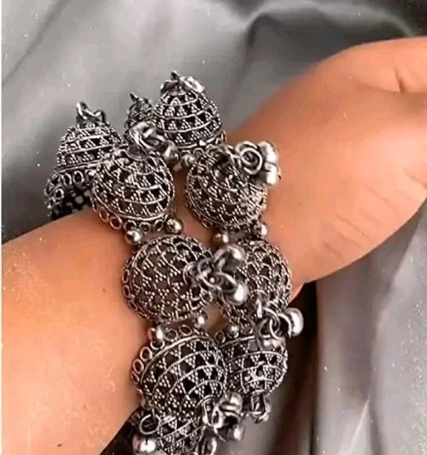 GlimSilk  Ghungroo Bangle - Gray, Free Size