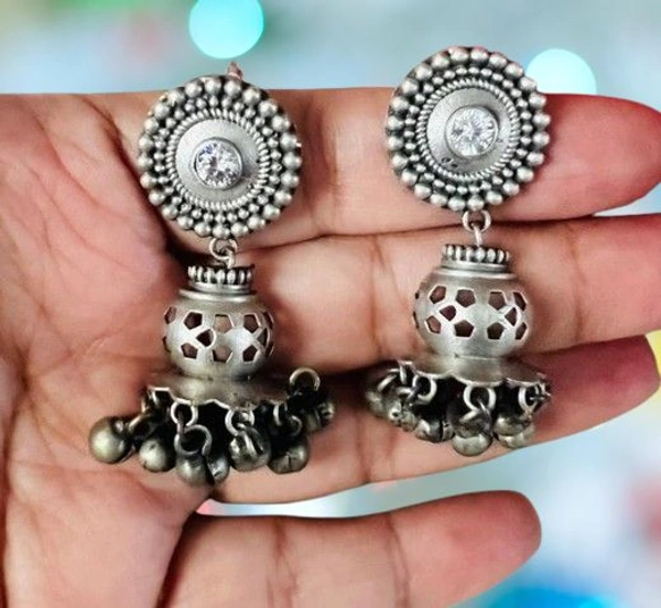 GlimSilk  Ghungroo Matka Jhumka  - Gray, Free Size