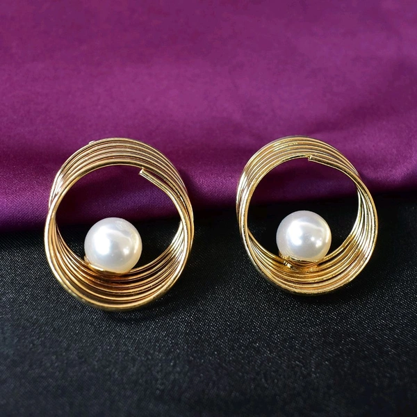 Fashionable Earring Set with Bold Designs