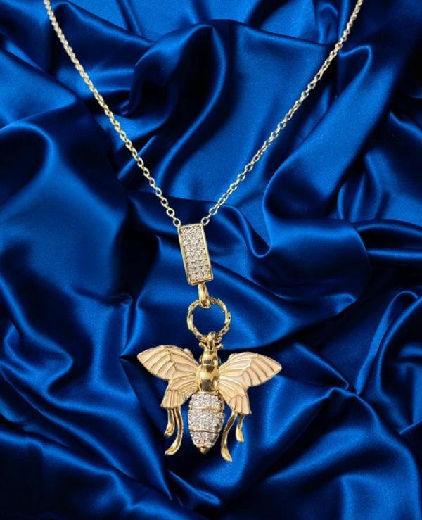 Cute Little Things Anti Tarnish QueenBee Pendant Necklace