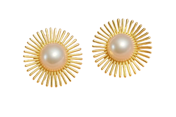 Daisy Pearl Stud Earrings - Korean Fashion Jewellery - 3.5 cm, Golden