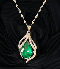 Cute Little Things Elegant Teardrop Crystal Pendant Necklace - Green Stone