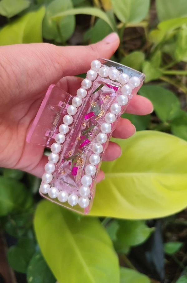 Pearl Resin Claw Clip