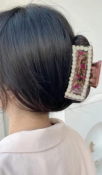Pearl Resin Claw Clip