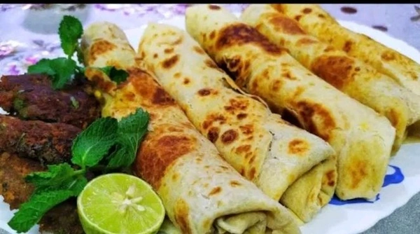 VEG KABAB PARATHA ROLL