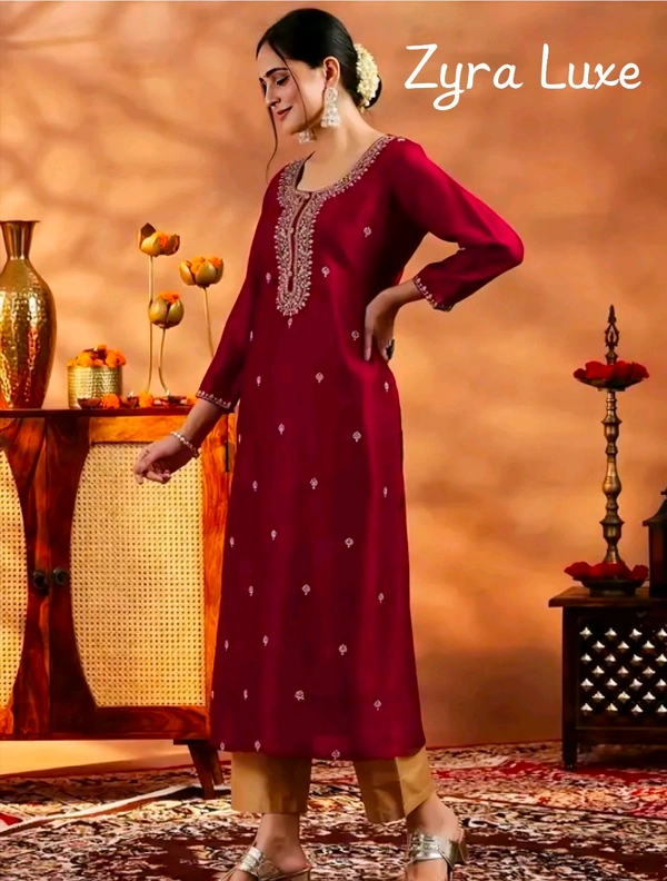 Premium Kurtis - Guardsman Red, M
