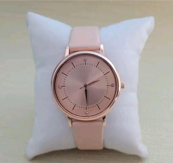 Royal Wrist |elegant Womens Watch [Welcome To Royal Family]