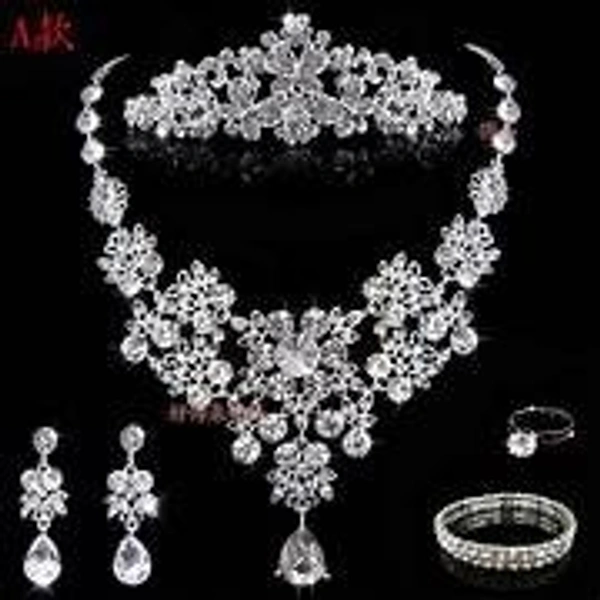 Neck Jewellery