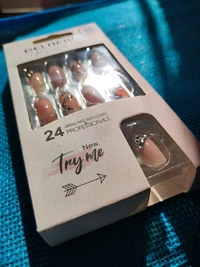 DELOFIL 24 Unghie Finte Riutilizzabili - Pig Pink