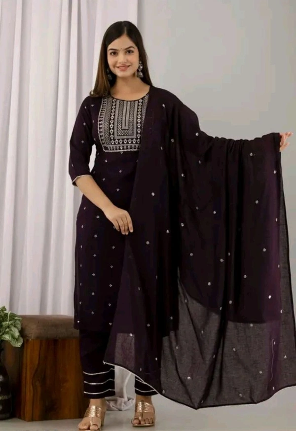 Women Viscose Rayon Kurta Pant Dupatta

Set - XL