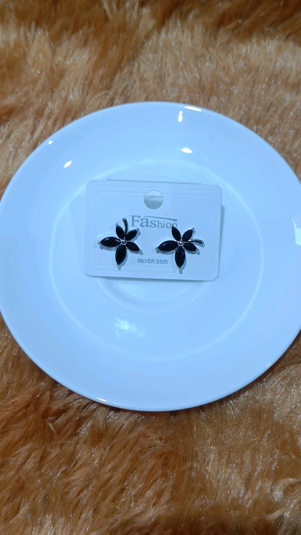 Black Earing 