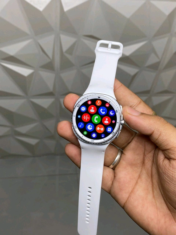 Watch8 Classic - White