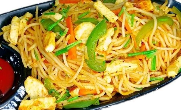 Paneer Hakka Noodles