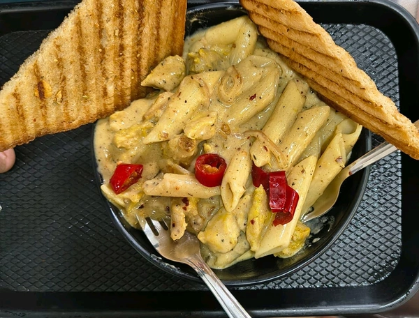 Galic Veg Cheese Pasta