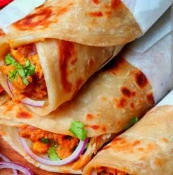 Paneer Chilli Paratha Roll 
