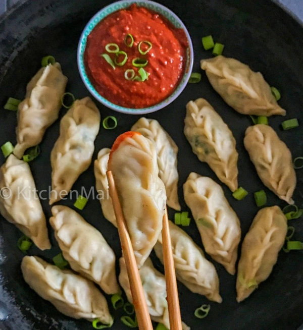Chicken Momos 8 Pcs