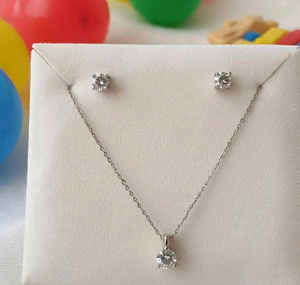 Solitaire 0.50 Cts Diamond Pendant with Earrings 