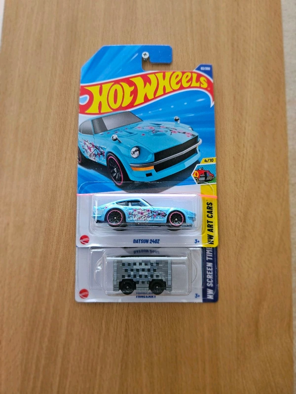 HotWheels Combo - Datsun 240z And Finecart
