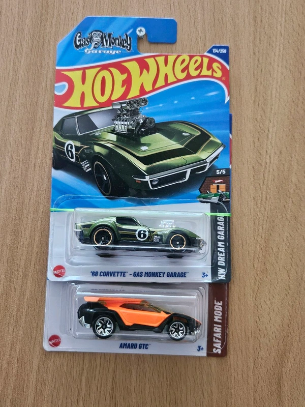HotWheels Combo - 68' Corvette  And Amaru GTC