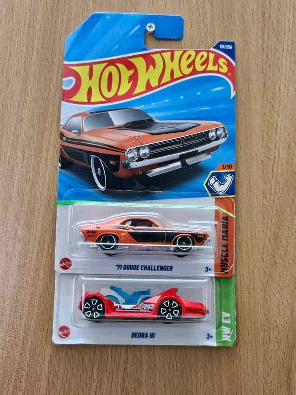 HotWheels Combo - '71 Dodge Challenger  And DEORA III