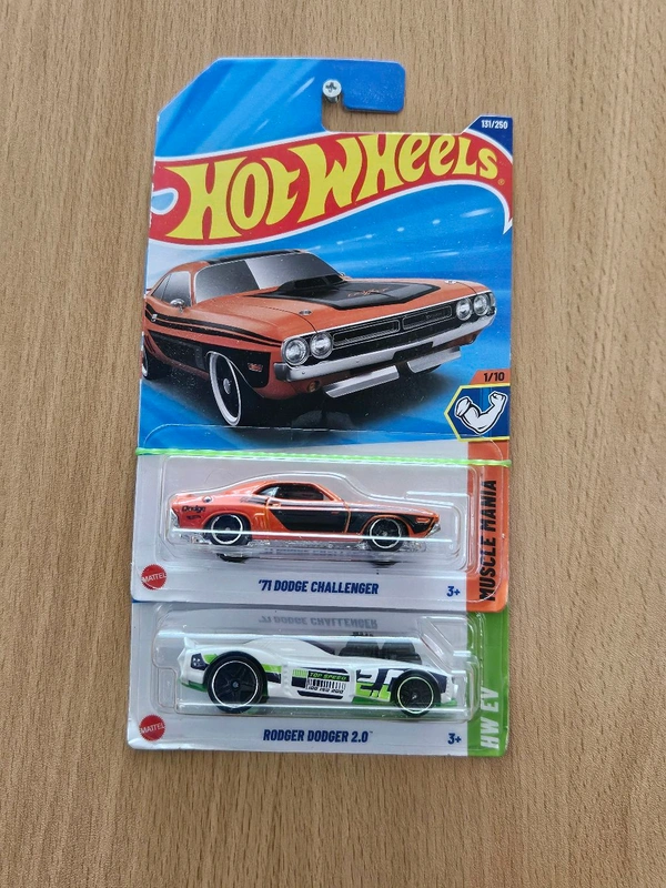 HotWheels Combo - '71 Dodge Challenger  And Rodeger Dodger 2.0
