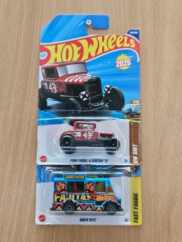 HotWheels Combo Ford Model A Custom '31 And Quick Bite