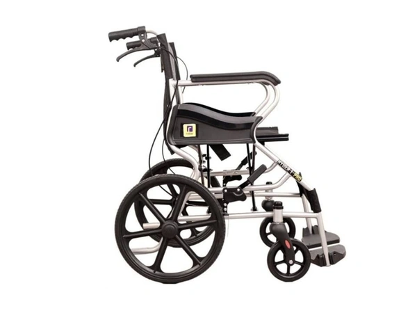 Karma I Ryder C | Foldable | Attendant Brakes | Lightweight and Maneuverable | Safety Seat Belt