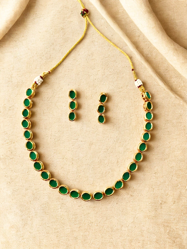 Radhika Single Layer Colored Kundan Necklace Set - 27 cms, Green, 39 gms