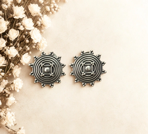 Radhika Studs - 3 cms, Oxidised, 17 gms