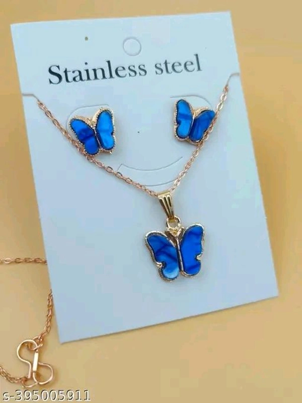 Fabulous Women Analog Watches With (Free Necklace And Tops Set )

 - Dark Blue, Free Size