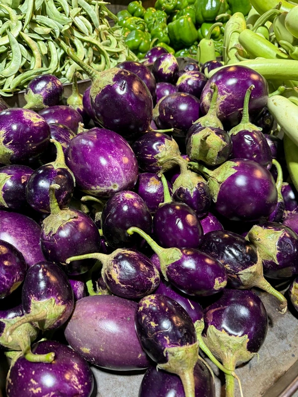Purple Brinjal (ભૂટા રીંગણા) - 300 Gm