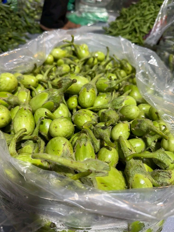 Green Brinjal (રવૈયા રીંગણ) - 300 Gm