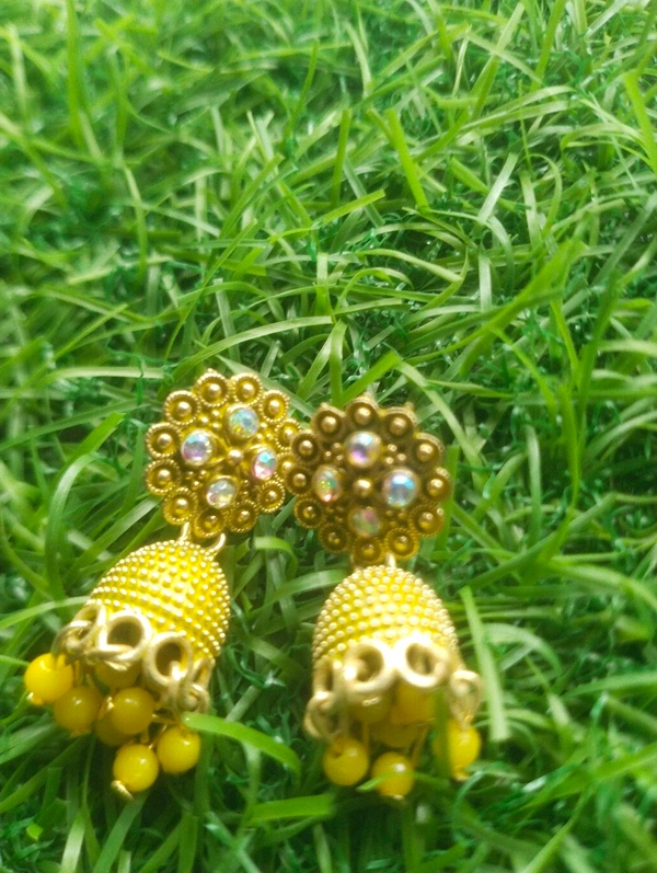DEW MAT Small And Simpal Pack 12 Pair Cubic
Zirconia, Diamond Alloy Jhumki