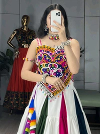 Navli Vastra