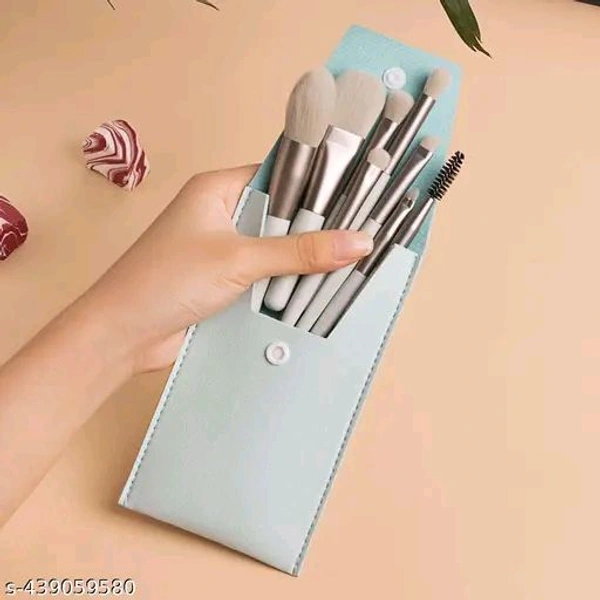 8Pcs/Set Makeup Brushes Soft Bristles Foundation Blend Blush Lip Nose Shadow Eyeshadow Eyebrow Lash Brush.
