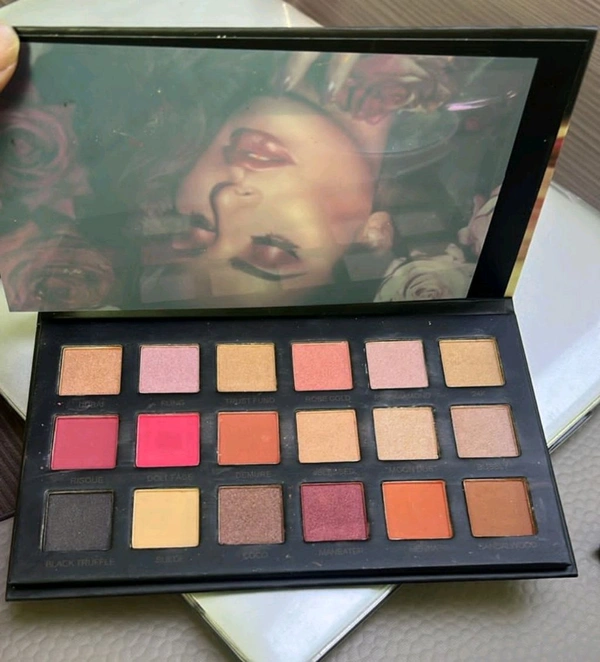 Eyeshadow Palette, 18 Shades, Rose Gold and Neutral Tones, Shimmer and Matte Finish