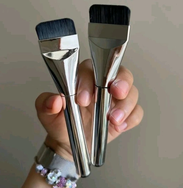 Thin Blade Foundation Makeup Brush, Soft Synthetic Bristles Make up Brushes, Flat Head Foundation Brush for Liquid Makeup Saloon Woman Girls 1Pcs