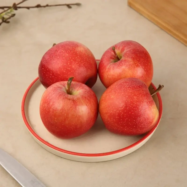 Apple Royal Gala (Kashmiri)