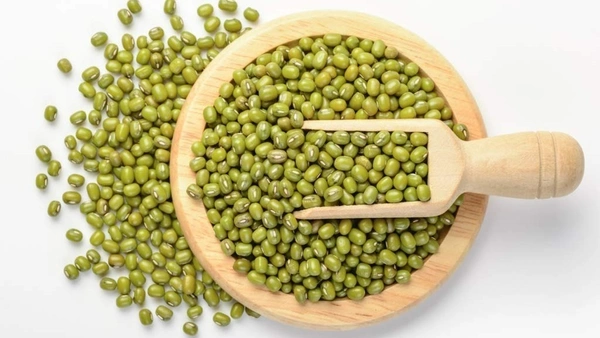 Mrettika  Gota Moong Daal  - 450 g