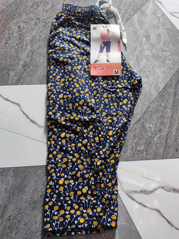 Day Care Printed Capri - ASST, M