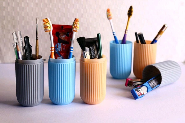 Capsule Brush Holder 