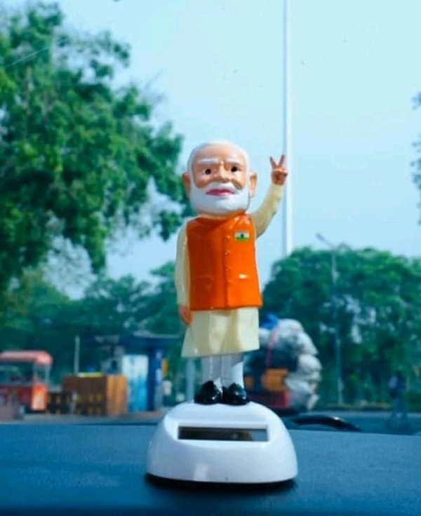 Modi Car Statue 