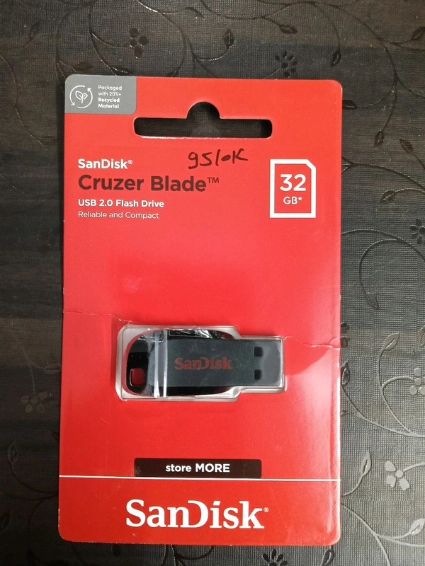 Scan Disk 32 Gb Pendrive 
