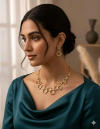 Women’s Necklace Set - Gold