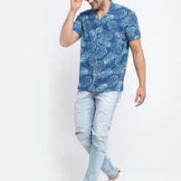 Mens Shirt  - all colower, *Catalog Name:* Cotton Woven Printed Half Sleeves Regular Fit Casual Shirt*Details:*Description: It 