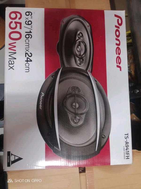 Pioneer  TS-A941FH 6"x9" 650W Max 4-Way Coaxial Car Speaker set. 
