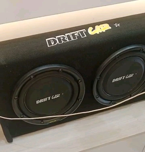 Driftcar Inbuilt amplifier dual subwoofers