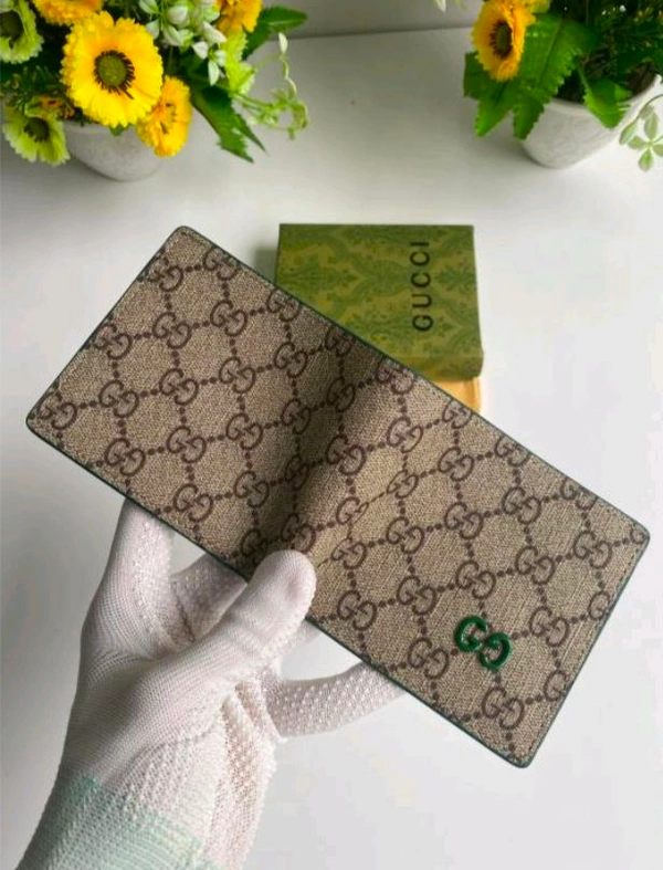 GUCC_I PREMIUM WALLET WID OG BOX ALL ACCESSORIES